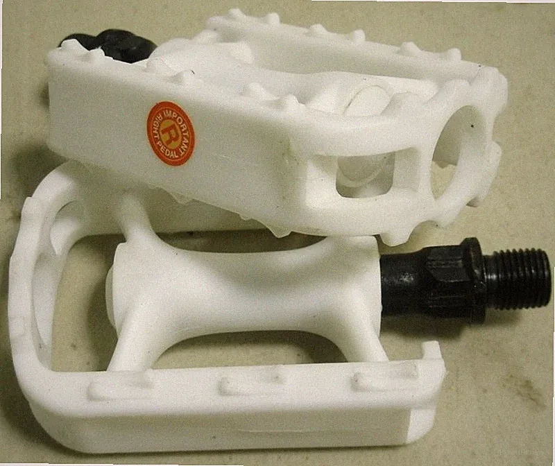 PLASTIC KIDS' BICYCLE WHITE PEDALS BIKE PARTS 395